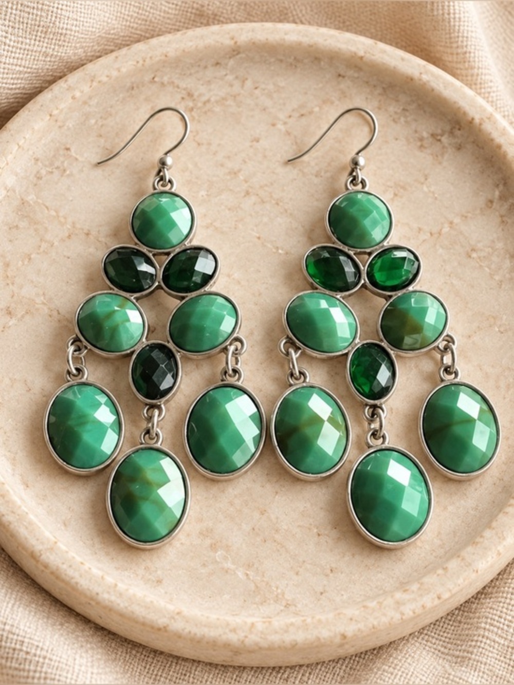 Premier Designs CANDY Green Faceted Chandelier Drop Earrings NWOT 2.5" #393